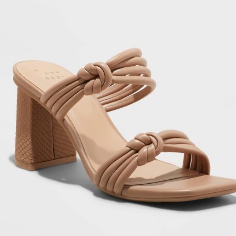 A New Day Ania Neutral Heels-New Size 9.5